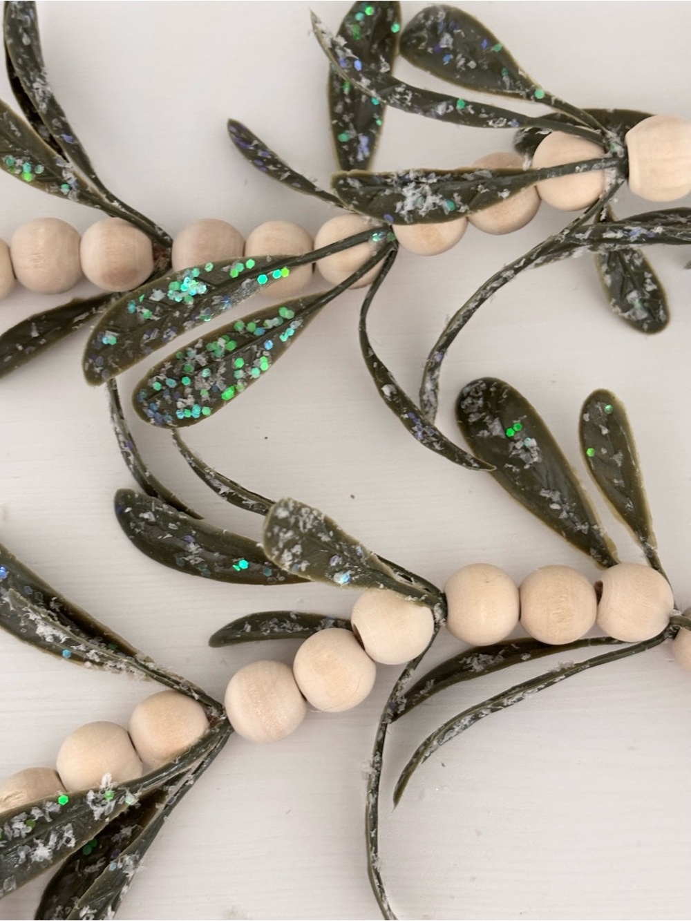 HOBBY LOBBY (2) Icy Mistletoe Beaded Garlands NWT - Picture 6 of 7
